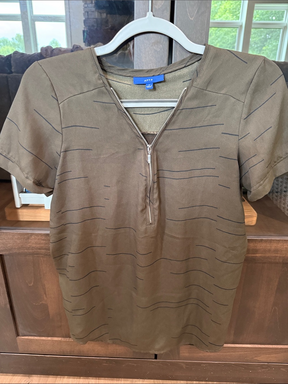 Apt. 9 Brown Short Sleeve V-Neck Zip Top with Thin Black Stripes